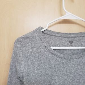 Uniqlo Gray Longsleeved Top